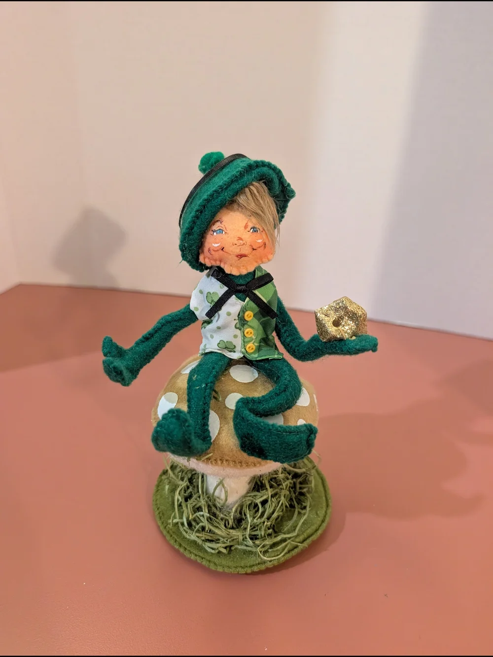 Annalee 2020 Lucky Leprechaun On Mushroom - 7 Inches Tall - St. Patrick Day